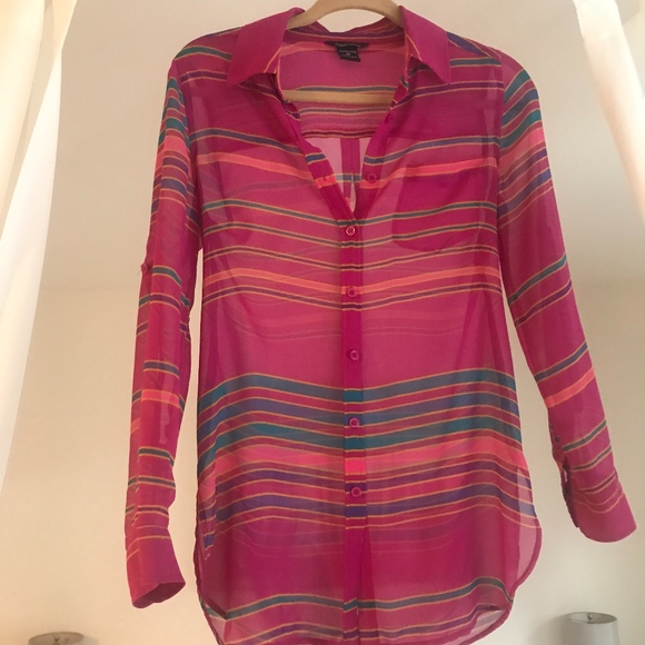 ✨SALE Bright Patterned Sheer Button Down - Picture 3 of 7